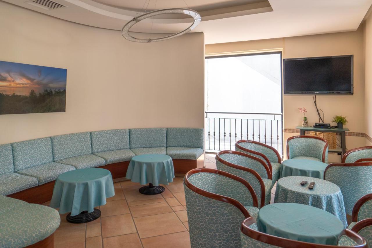 Hotel Tiglio Rimini Bagian luar foto